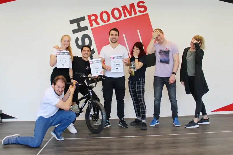 Freundesgruppe bei einer Spielshow